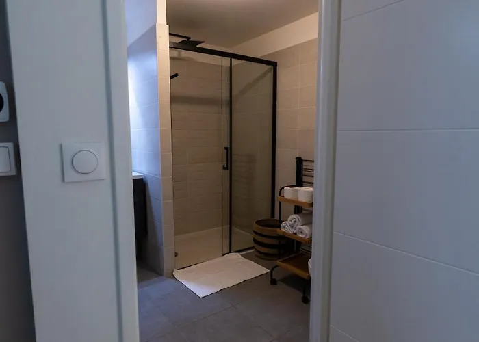 Apartment Le Royaume De Fabrice Suresnes